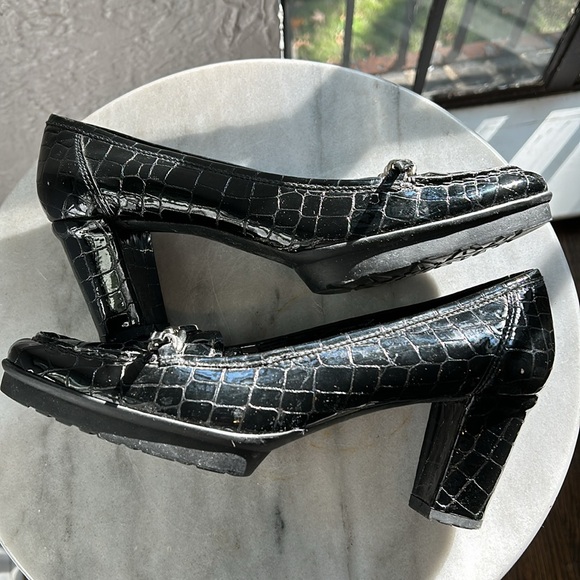 Stuart Weitzman Patent Leather Crock Heel - Picture 4 of 7